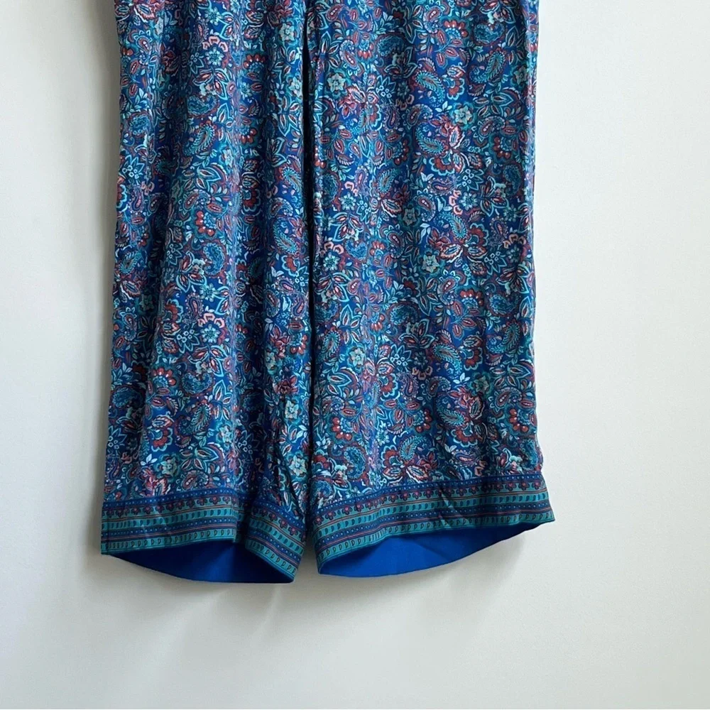 Women’s pants J Jill Silky-Soft Full-Leg Crops small Paisley Floral Beach